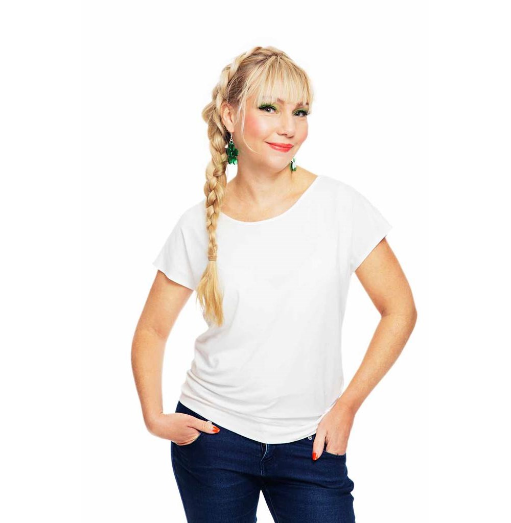 Cissi och Selma Ylva top Off-white | white boat neck summer blouse in viscose