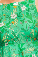 Saga klänning Ogräs Grön - Mönstrad ärmlös festklänning