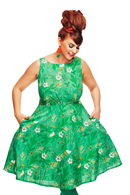 Saga klänning Ogräs Grön - Mönstrad ärmlös festklänning