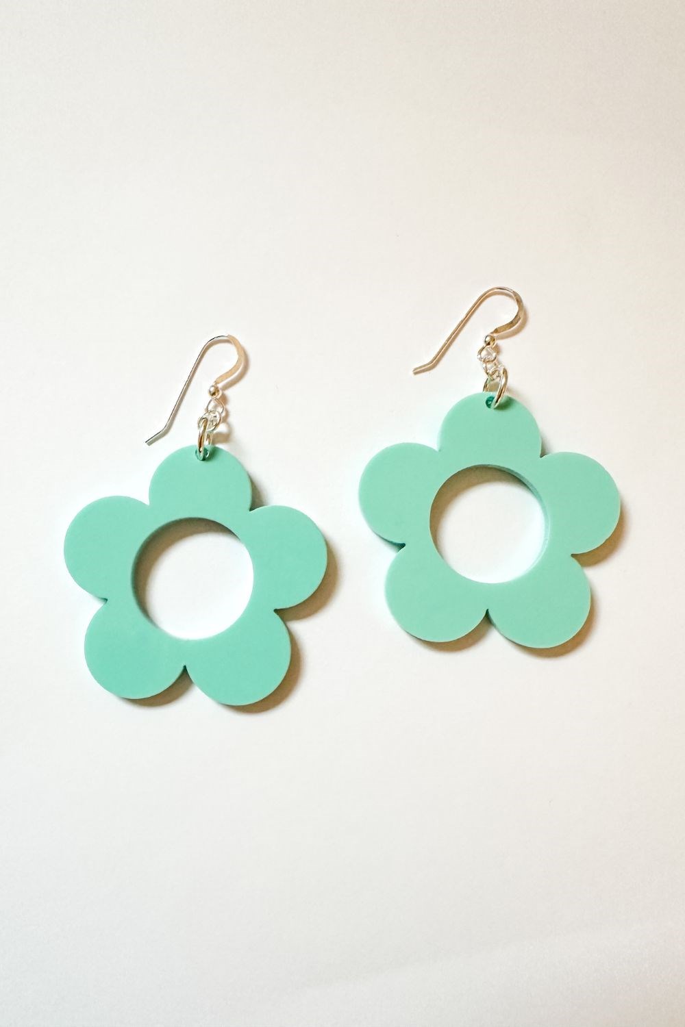 Cissi och Selma Earrings Solo Mint - large flower in mint green