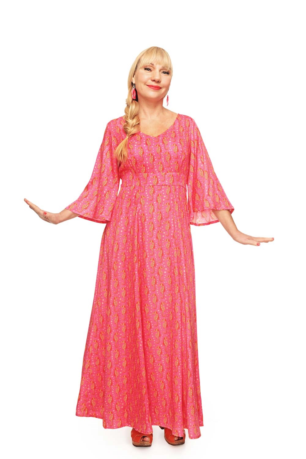 Greta dress Sjöhästar - Pink graphic print maxi dress in Lyocell