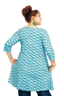 Anita tunika Havsbris - ljusblå mönstrad lång topp i ekologisk bomullstrikå