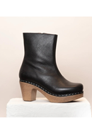 Calou Molly boot black - bekväma svarta ankelboots i skinn med klack