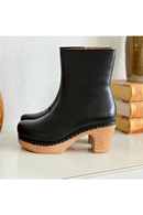 Calou Molly boot black - bekväma svarta ankelboots i skinn med klack