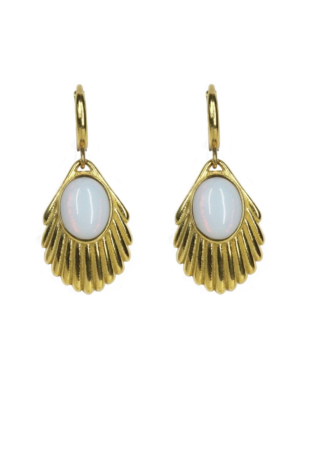 Earrings Venus Opal white - shell shaped in gold pleated steel