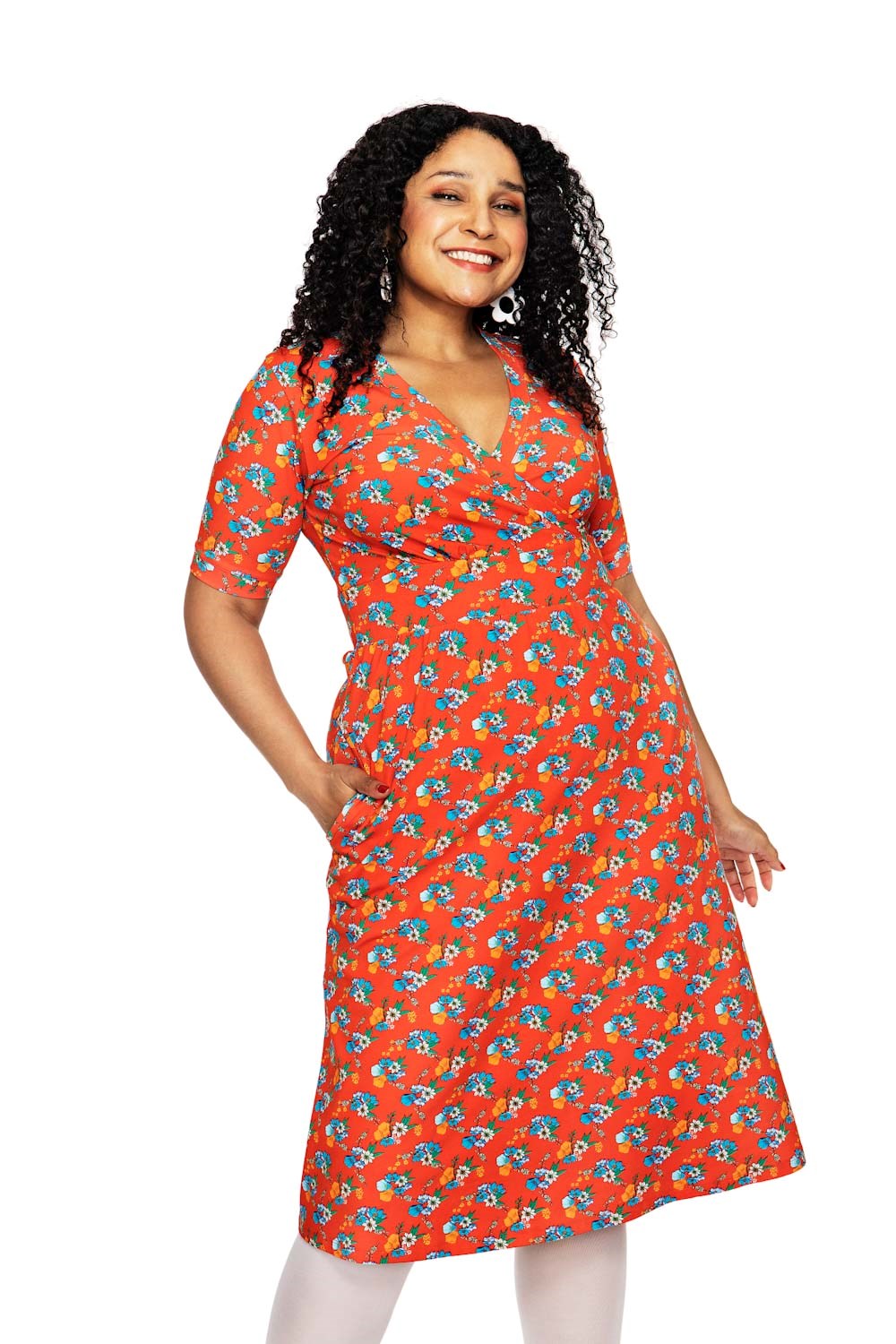 Cissi och Selma Vivi midsommardans röd | flower print midi dress in organic cotton for parties