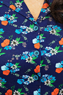 Cissi och Selma Margit Midsommardans blå - Blue floral print shirt