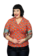 Margit Midsommardans röd - Red floral print shirt