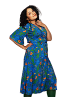 Cissi och Selma Josefine wrap dress Ogräs Blå - Blue floral print midi dress in viscose jersey
