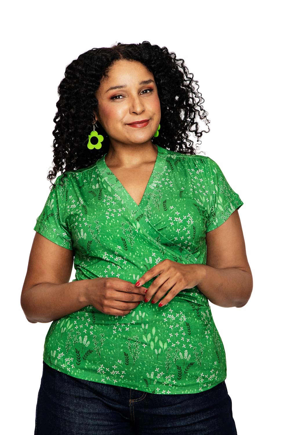 Cissi och Selma Jessica top Ängsblom Grön - Green floral print wrap shirt with short sleeves