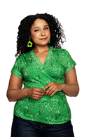 Cissi och Selma Jessica top Ängsblom Grön - Green floral print wrap shirt with short sleeves