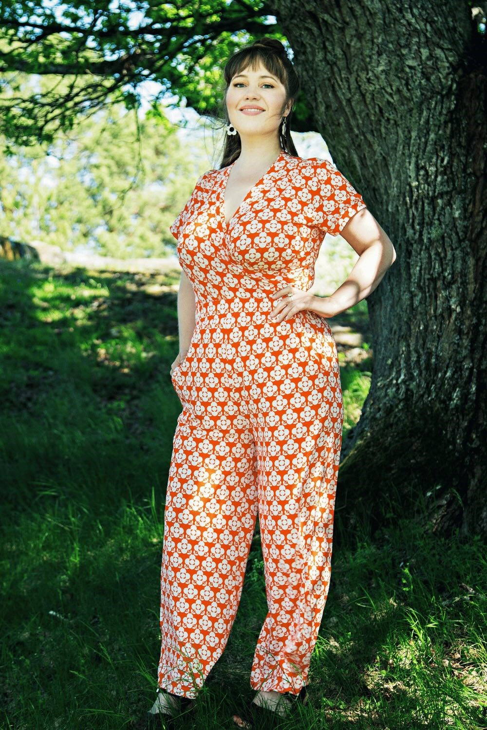 Cissi och Selma Molly byxor Spaljé Orange mönstrade vida viskosbyxor med fickor matchande set