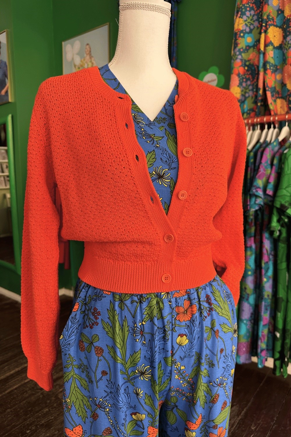Sigrid cardigan Apelsin - Orange - knitted in organic cotton