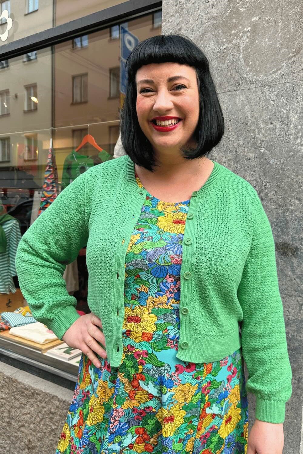Cissi och Selma Sigrid kofta Björk - Ljusgrön stickad kofta i ekologisk bomull