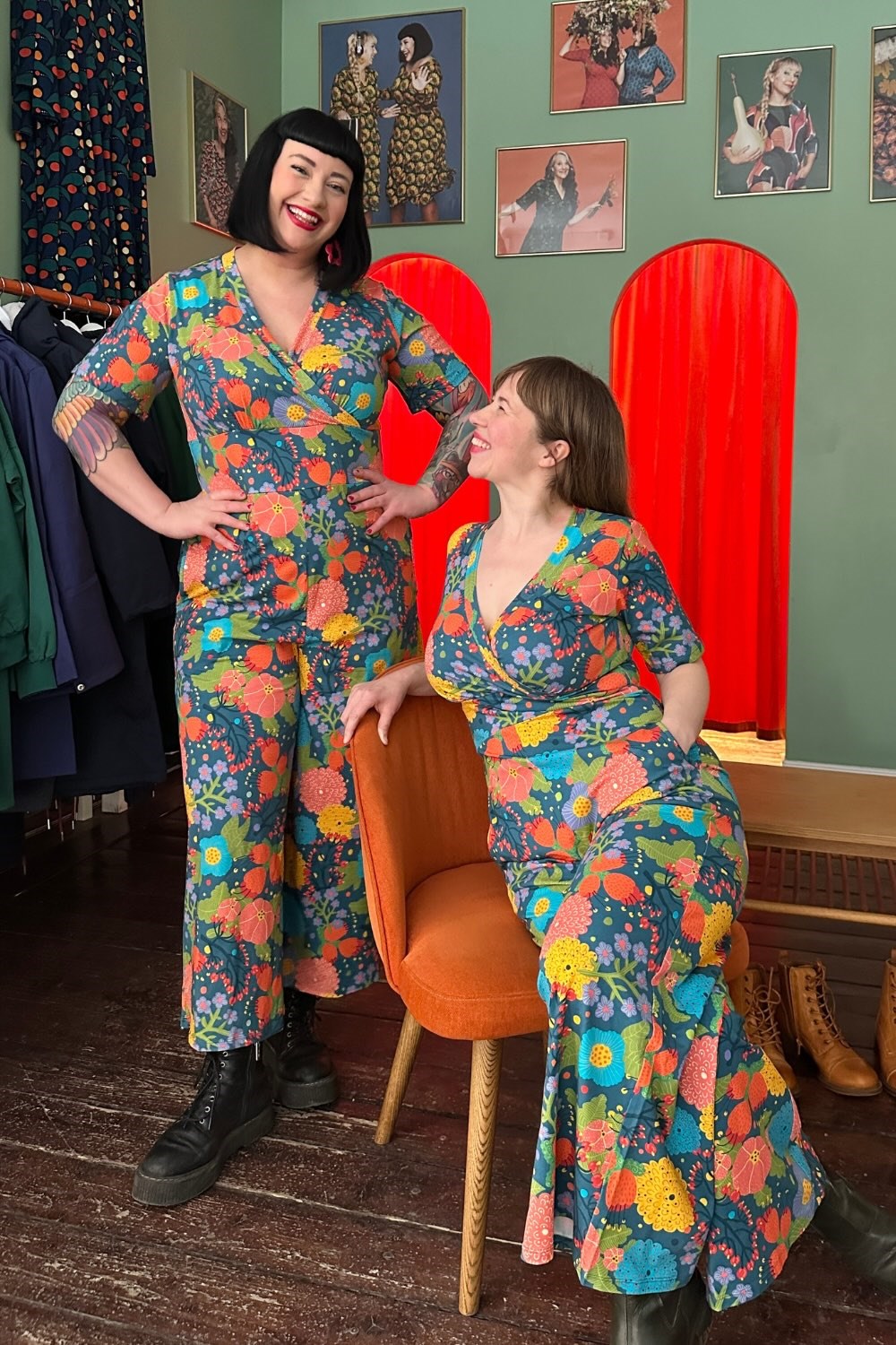 Britta jumpsuit Trädgård pink | Floral print pantsuit