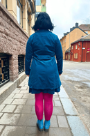 Cissi och Selma Berit kappa Minimanchester Petrol Blå vårkappa i bomull