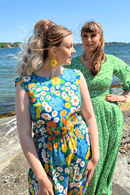 Cissi och Selma Greta klänning Plurr Grön | mönstrad maxiklänning med empireskärning i lyocell