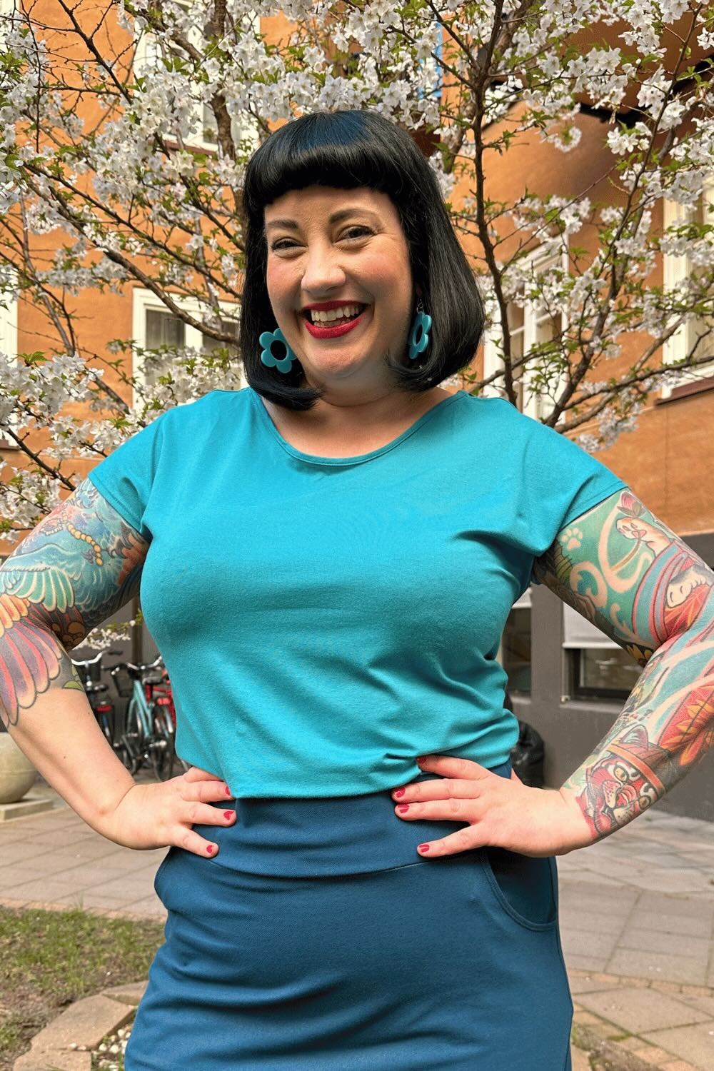 Cissi och Selma Ylva top Lagun | Turquoise boat neck summer blouse in viscose