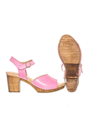 Amelia Pink clog. Rosa träsko med klack i skinn, öppen tå och ankel-rem