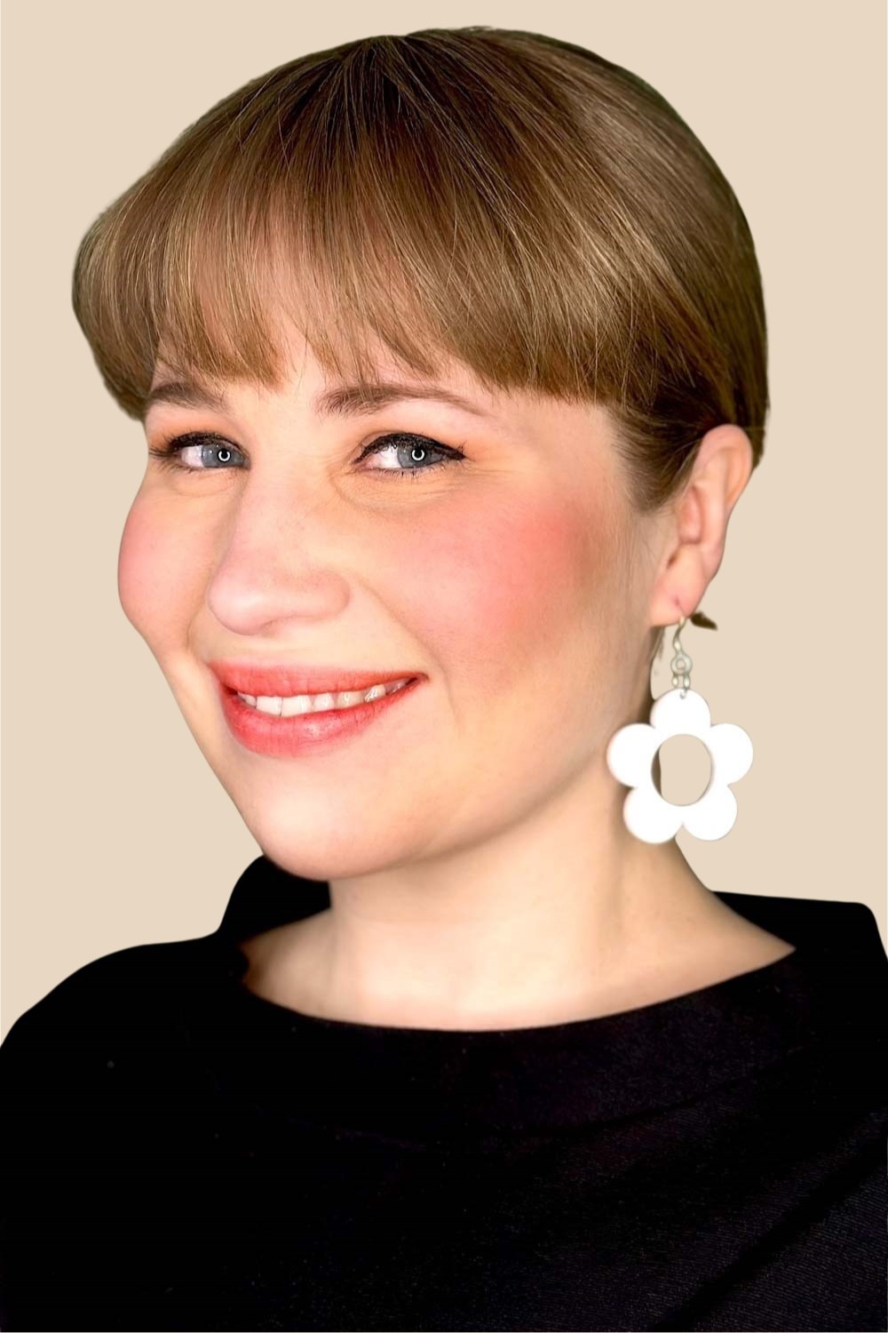 Cissi och Selma Earrings Solo Vitsippa stor - large white flower