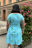 Cissi och Selma Siv klänning Morgondagg | Ljusblå sommarklänning i bomull med fickor