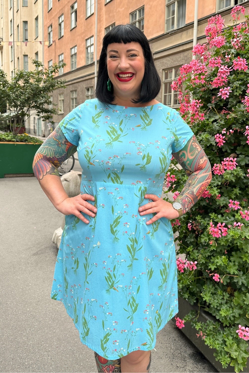 Cissi och Selma Siv klänning Morgondagg | Ljusblå sommarklänning i bomull med fickor