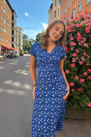 Lisa kjol Klöver Blå - Mönstrad midi kjol i viskos