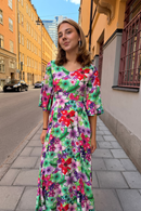 Cissi och Selma Greta dress Blomsterprakt - Floral print maxi dress in Lyocell