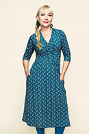 Cissi och Selma Vera dress Miniblom blåbär - blueberry blue wrap dress in organic cotton