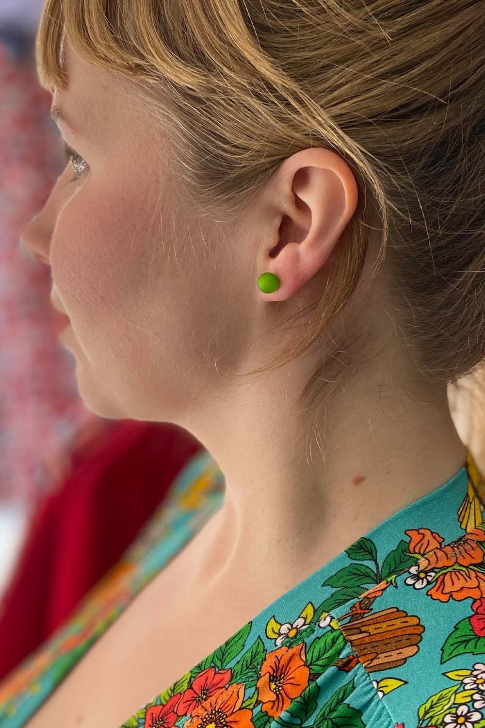 Marie smycken Pearl shaped Earrings in resin "Pluppar" lime green