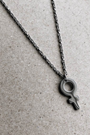 Halsband Femme stål - kvinna symbol