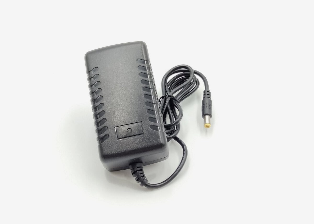 Laddare 36V 1,0A M Stavkontakt