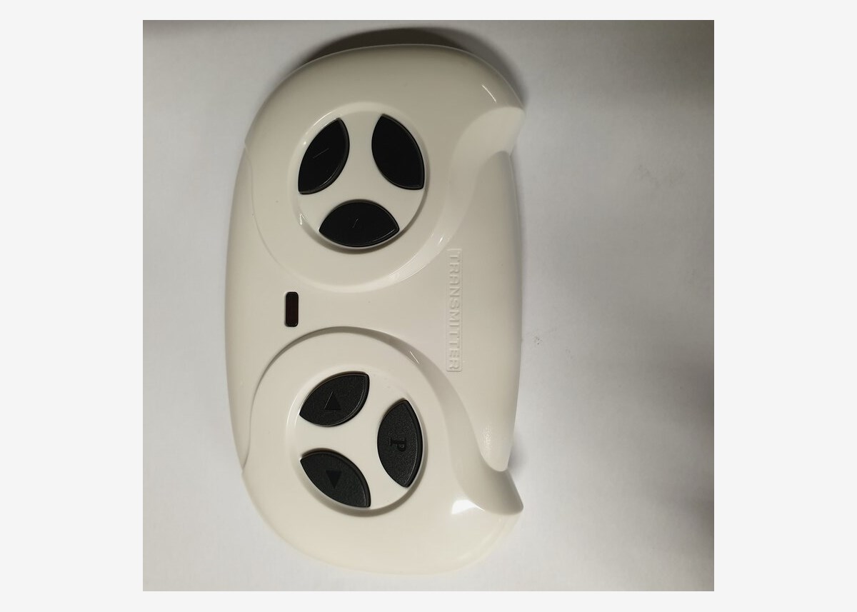 Kauko-ohjain 2,4 G Mercedes GTR AMG 4matic