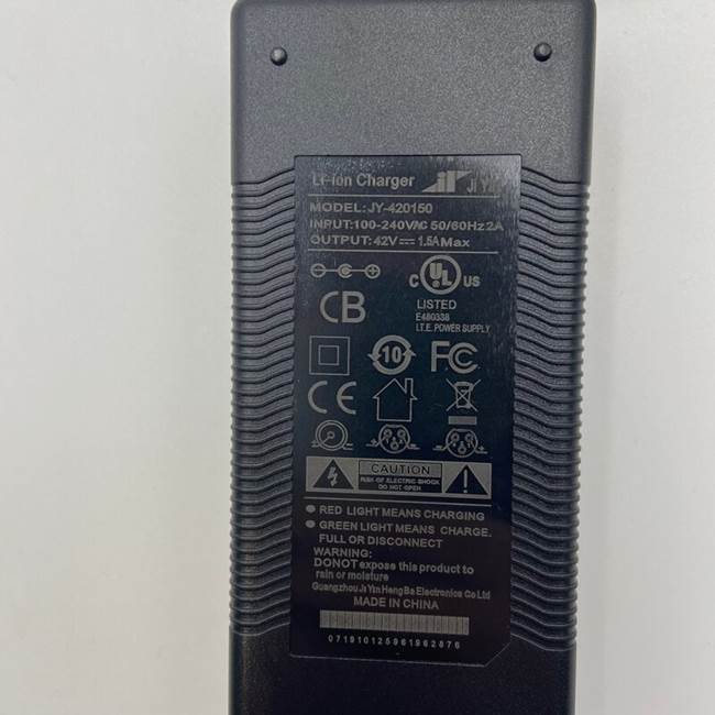 Laddare 36V 1,5A Litium