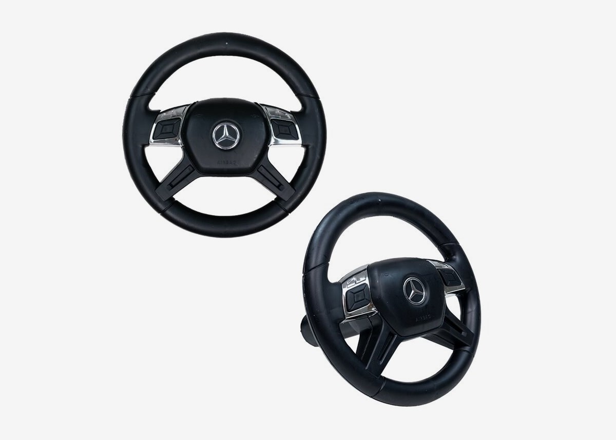 Mercedes Benz G63 AMG 6x6 - Steering wheel