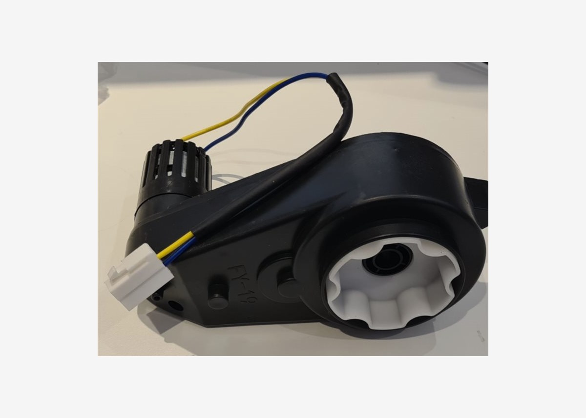 Mercedes 6x6 - Motor - FY-19 Hona 30cm kabel - Fram Höger