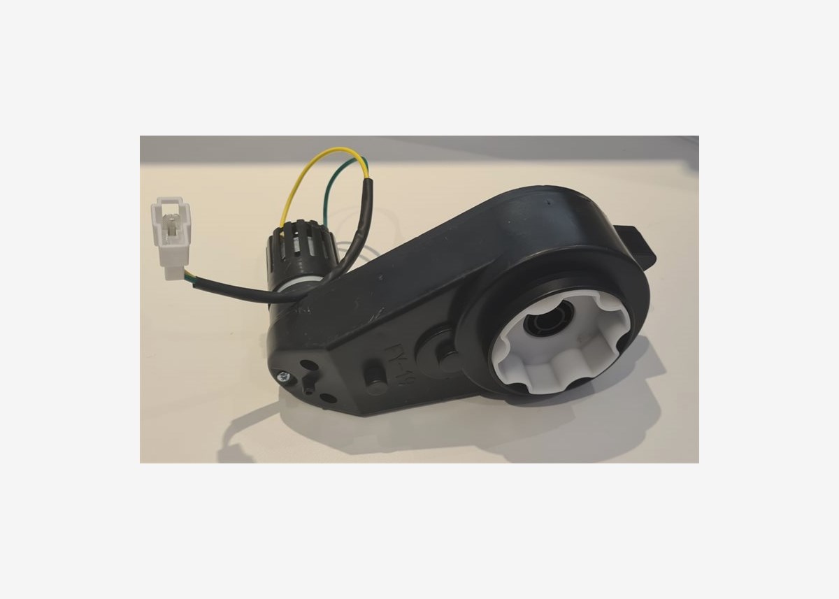 Mercedes 6x6 - Motor - FY-19 Hane 30cm kabel - Fram Vänster