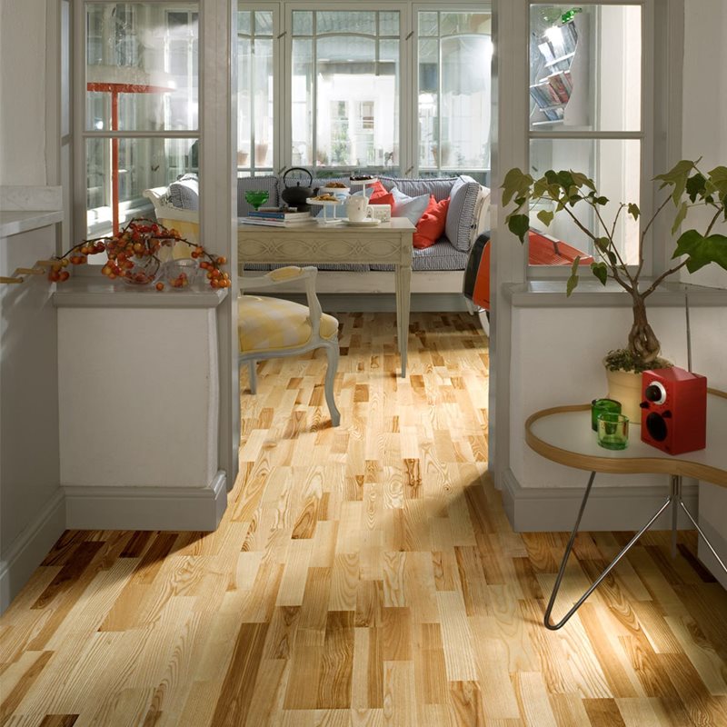 Trægulv Kährs Ask Kalmar 3-stav Matlakeret- Parketgulv