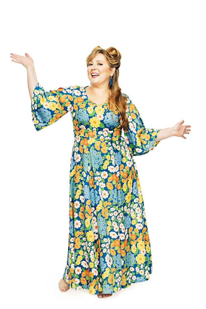 Greta klänning Blomklasar