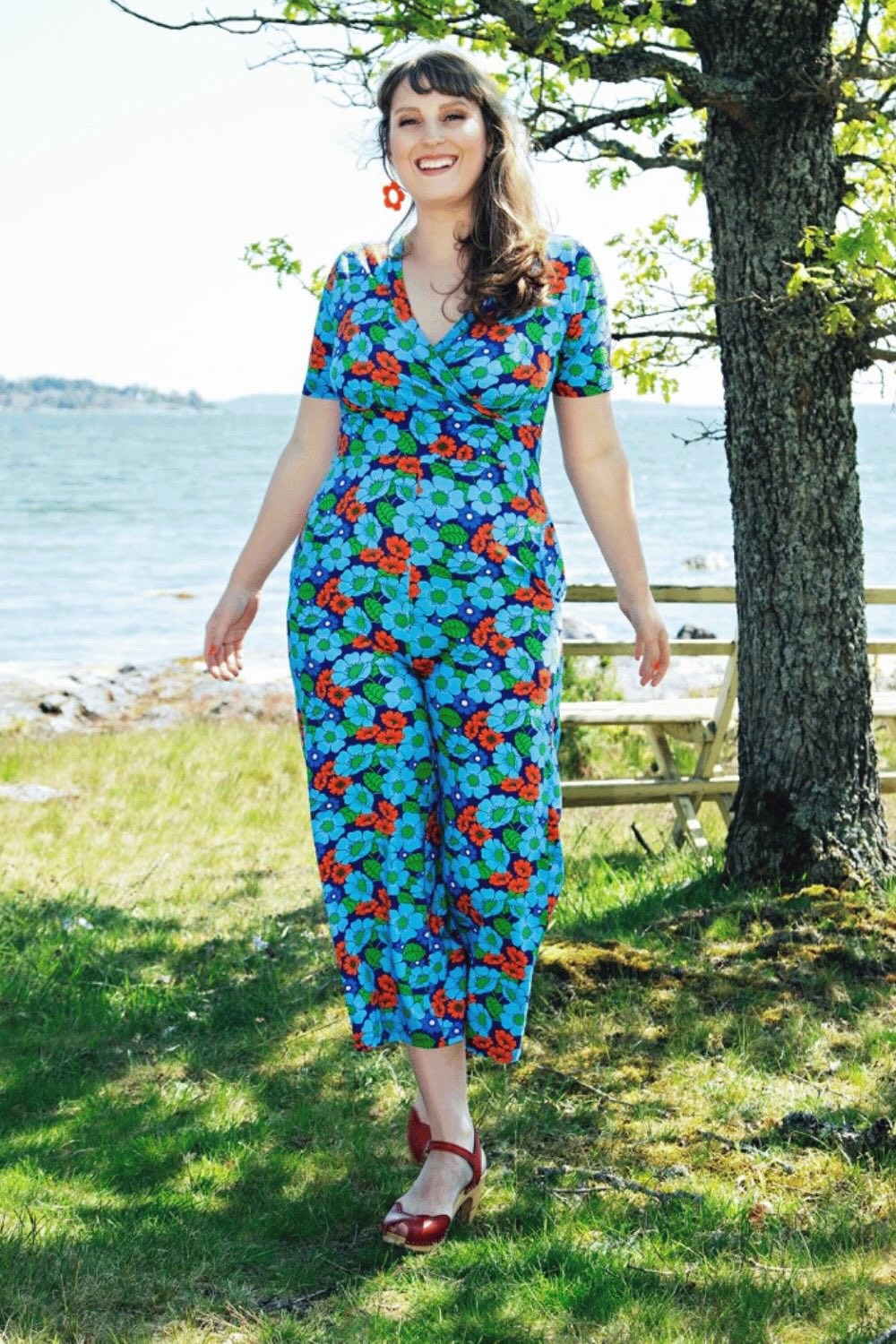 Britta jumpsuit Humlesurr Blå - Blue printed jumpsuit