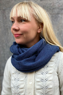 Knitted scarf Ljusblåbär