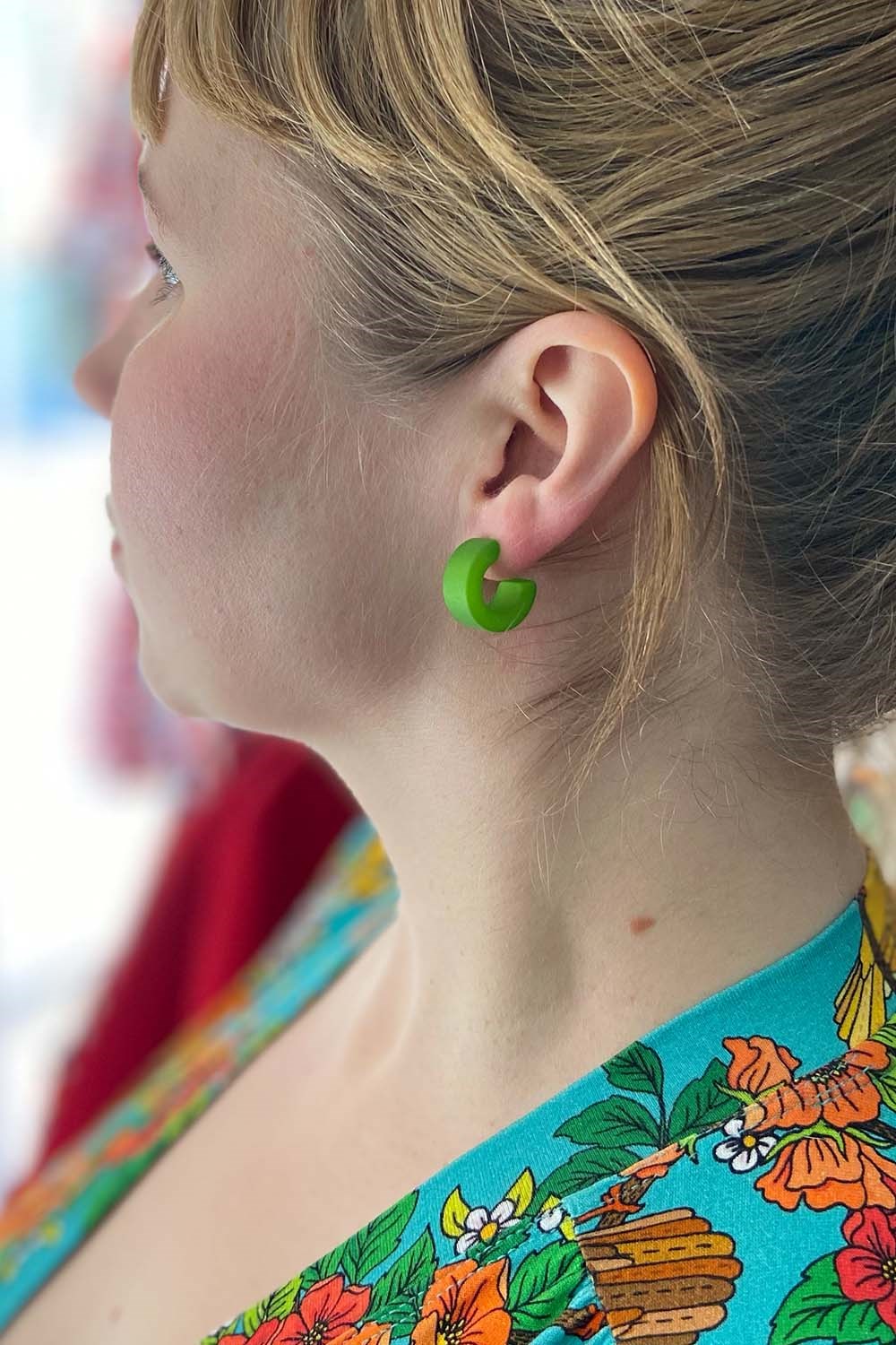 Earrings resin 60s style lime