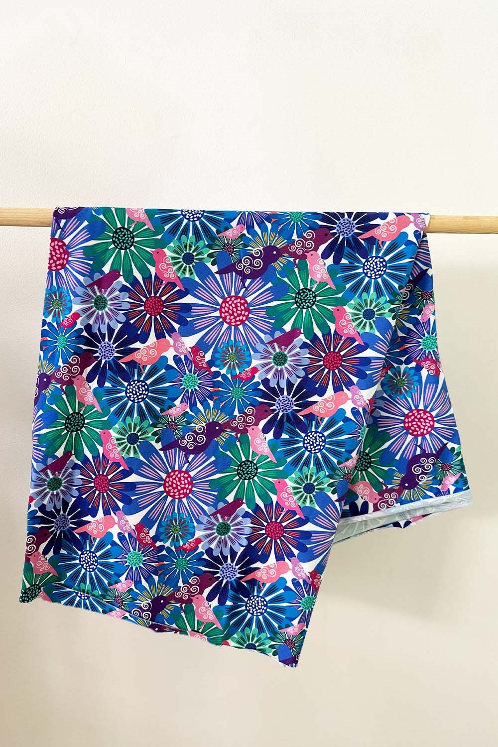 Organic jersey fabric Fågeltivoli Lila