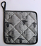 POTHOLDER 21X21CM BL.SHEEP/WHITE