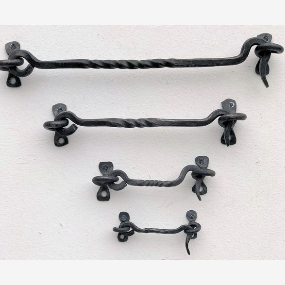 HANDWR. IRON HASP WITH LOOP