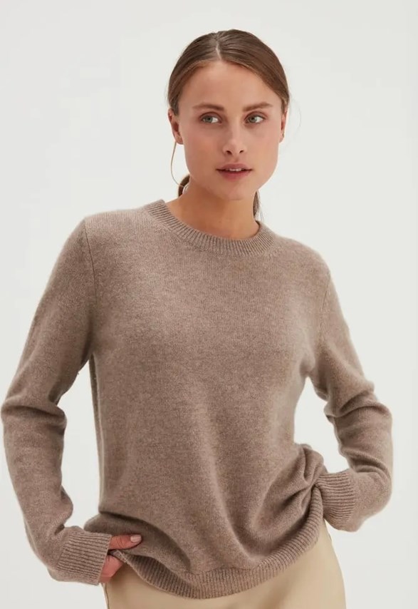 DAVIDA CASHMERE Straight O-Neck Sweater