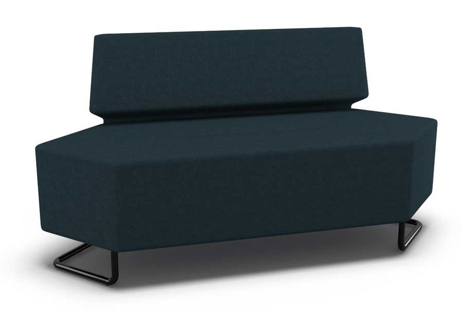 Flipper F1 soffa med mittenrygg bredd 152 cm svart stativ