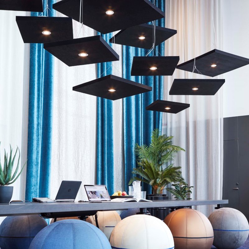 Sound Off EcoSUND kvadrat med en lampa B. 800 H. 800 D. 50 klädd