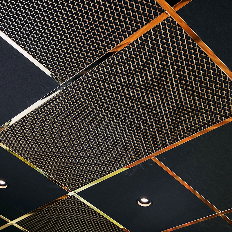 In The Grid B. 1195 H. 595 D. 4 silver