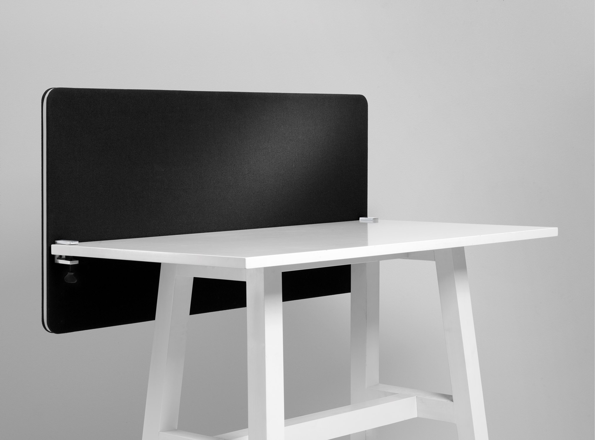 Bordsskärm Edge, frontmontering, höjd 70 cm, bredd 140 cm